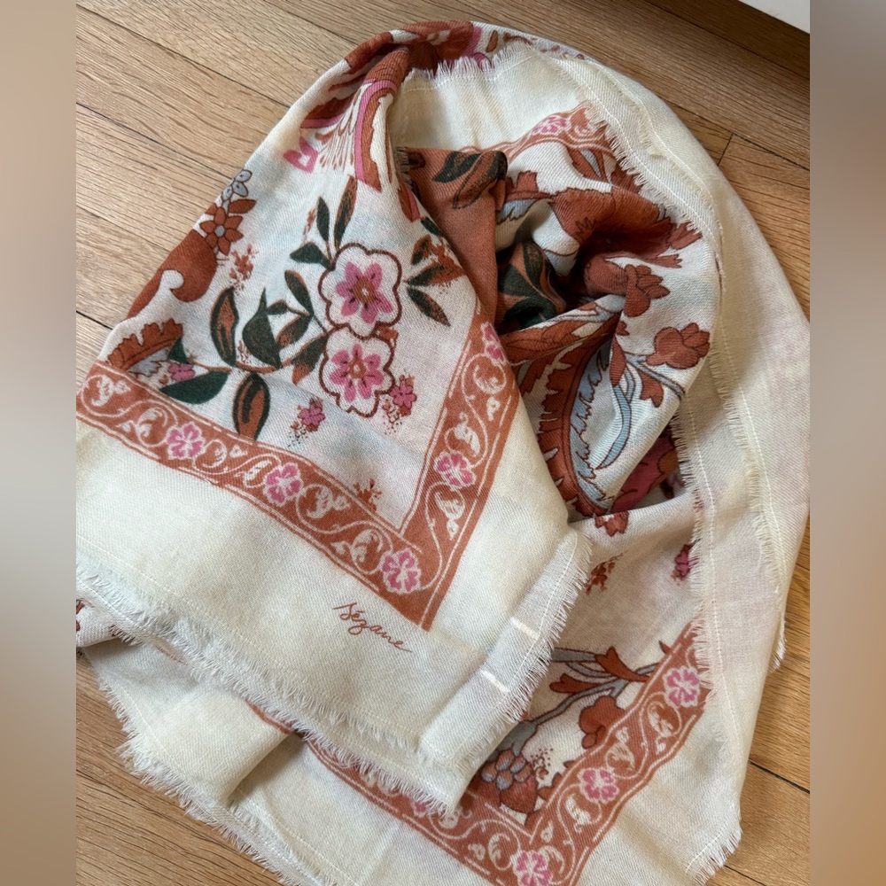 Sézane Pio Scarf in Dana Print - 100% Wool Twill Floral Stole